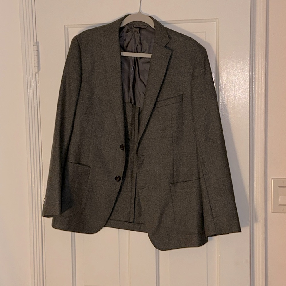 Elie Tahari gray blazer. 40R